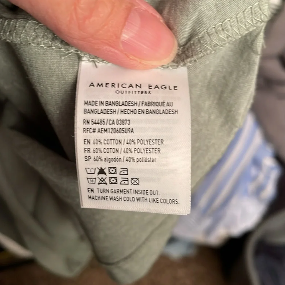 Mens medium American Eagle T-shirt - Picture 5 of 5